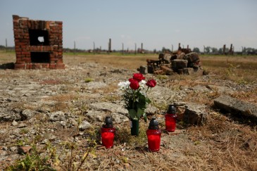Od 25 lat, każdego drugiego sierpnia, Stowarzyszenie Romów w Polsce przy wsparciu licznych instytucji państwowych i społecznych, w tym Państwowego Muzeum Auschwitz-Birkenau, organizuje obchody dnia pamięci romskiego holocaustu.